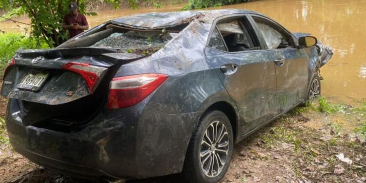 Un muerto y dos heridos en accidente de tránsito en Villa Riva