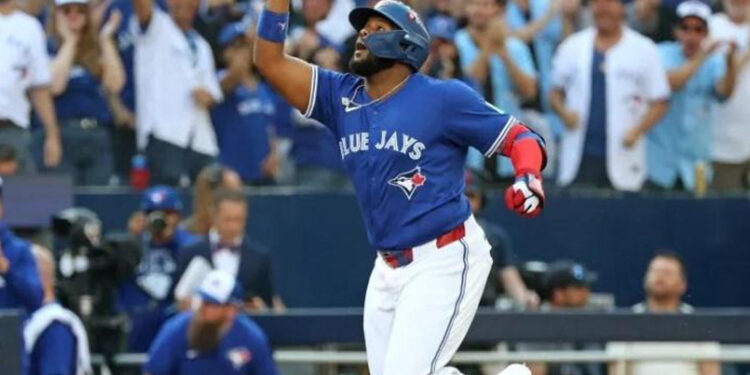 Vladdy Jr brilla con jonrón y lidera triunfo de Toronto ante los Yankees