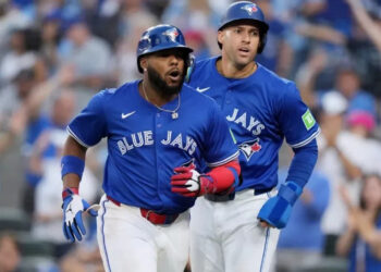 Vladimir Guerrero Jr. conecta jonrón y Toronto vence a Yankees 10-1