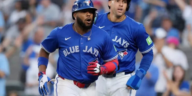 Vladimir Guerrero Jr. conecta jonrón y Toronto vence a Yankees 10-1
