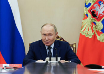 Putin dirige maniobras nucleares tras aplazarse cumbre con Trump