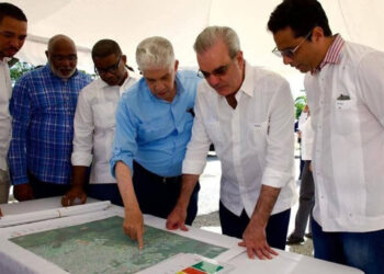 Abinader anuncia soluciones de agua, alcantarillado y energía en Higüey