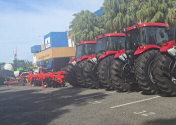 Abinader entrega maquinarias para modernizar Agricultura