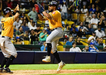Águilas blanquean al Licey con 15 ponches y suman su quinta victoria seguida