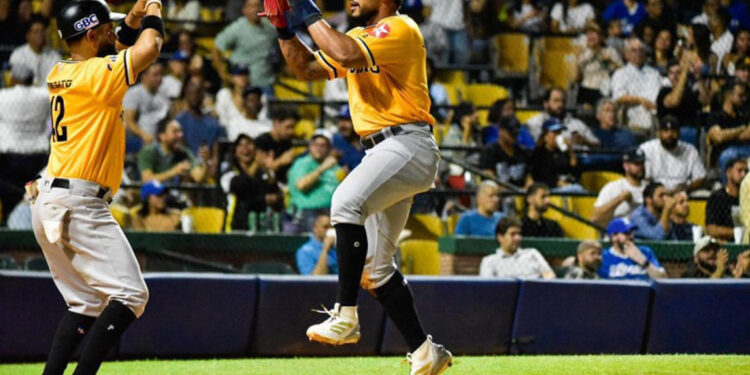 Águilas blanquean al Licey con 15 ponches y suman su quinta victoria seguida