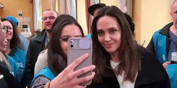 Angelina Jolie realiza visita sorpresa a hospitales y maternidades en Jersón, Ucrania