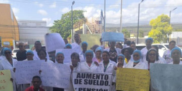 Enfermeras de SFM protestan frente al Hospital San Vicente de Paúl