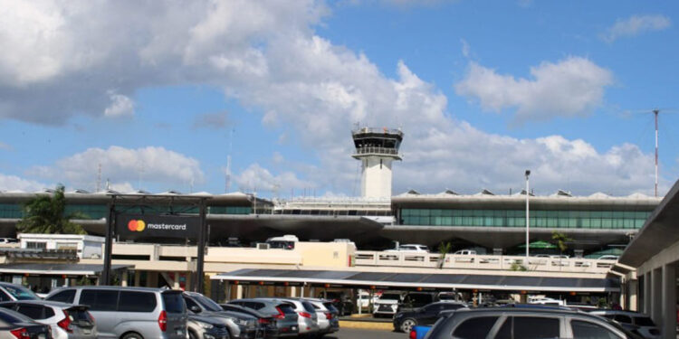 Gobierno invertirá 700 millones de dólares en aeropuertos del país