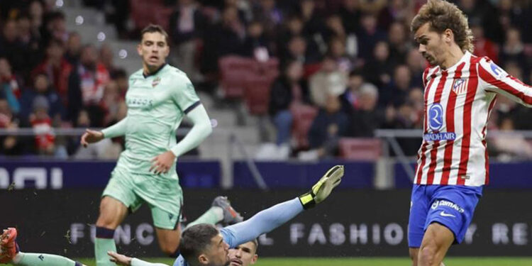 Griezmann anota doblete y pone al Atlético a la par del Barça