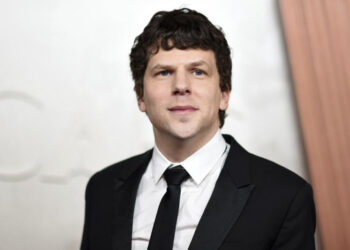 Jesse Eisenberg anuncia que donará un riñón de forma altruista en diciembre