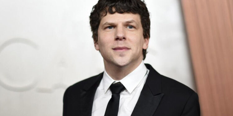 Jesse Eisenberg anuncia que donará un riñón de forma altruista en diciembre