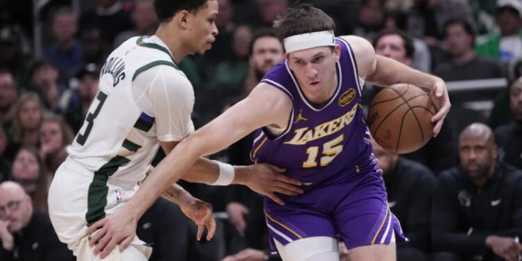 Lakers aplastan Bucks con 41 puntos de Doncic
