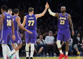Luka y LeBron guían triunfo de Lakers sobre Clippers en Copa NBA