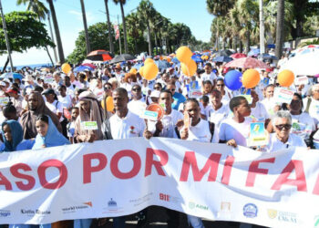 Marcha “Un paso por mi familia” reúne miles en defensa de la fe y los valores