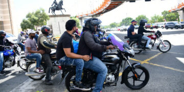 Motoconchistas respaldan regulación del Intrant sobre uso obligatorio de cascos