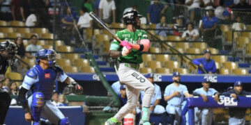 Raimel Tapia batea de 5-5 y Estrellas vencen al Licey para hundirlo en el último lugar
