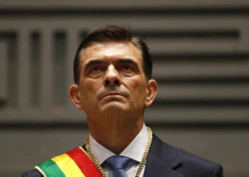 Rodrigo Paz asume la presidencia de Bolivia y restablece relaciones con EE. UU.