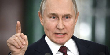 Rusia incorpora a Mijail Kasianov en lista de extremistas y terroristas