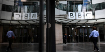 Trump amenaza con demandar a la BBC por montaje engañoso de su discurso