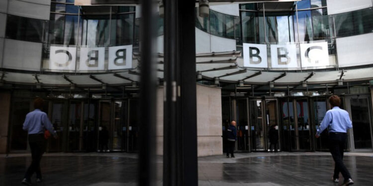 Trump amenaza con demandar a la BBC por montaje engañoso de su discurso