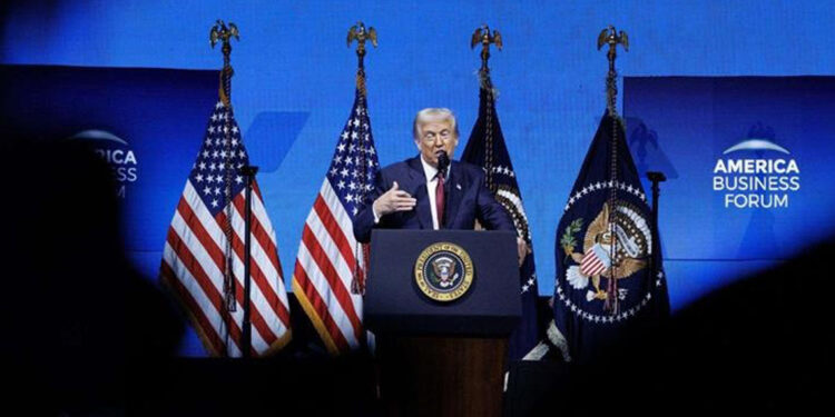 Trump asegura que bombardeos contra “cárteles terroristas” no se limitan solo a Venezuela