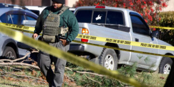 Agentes del ICE disparan a vehículo en Maryland y hieren a dos