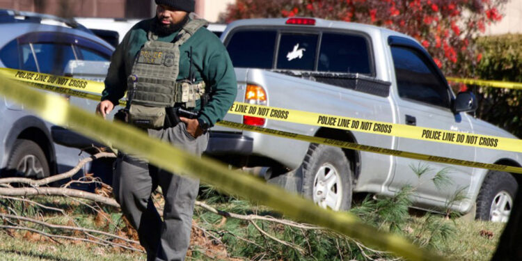 Agentes del ICE disparan a vehículo en Maryland y hieren a dos