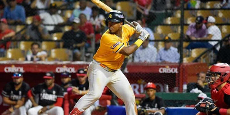 L as Águilas Cibaeñas vencen a Leones y alcanzan 30 triunfos