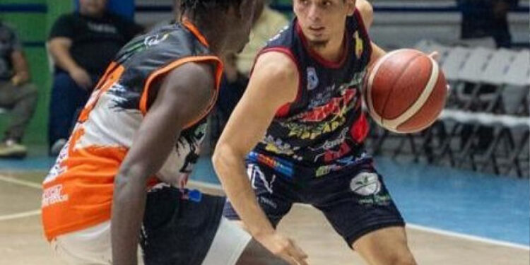 Albert Fernández lidera quinta victoria del club Centro en Higüey