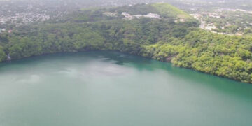 Analizan laguna de Asososca por cambio de color y olor