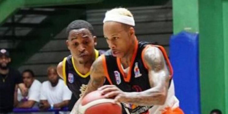 Antonio Guzmán gana y se acerca a semifinales del TBS Higüey 2025