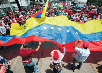 Chavistas protestan por confiscación de petrolero en Venezuela
