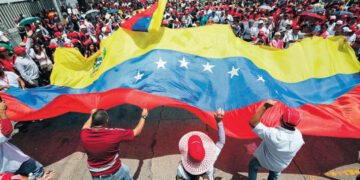 Chavistas protestan por confiscación de petrolero en Venezuela