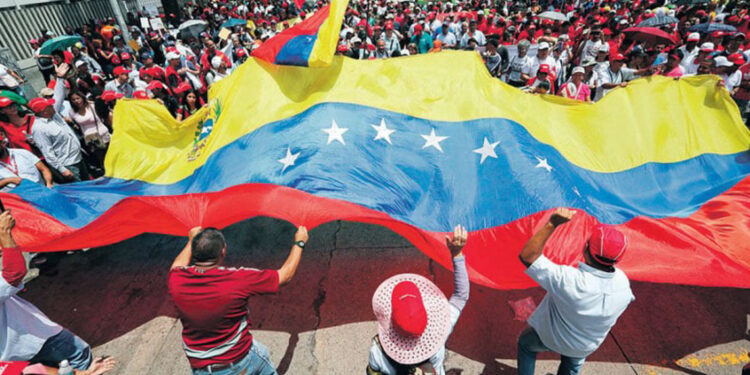 Chavistas protestan por confiscación de petrolero en Venezuela