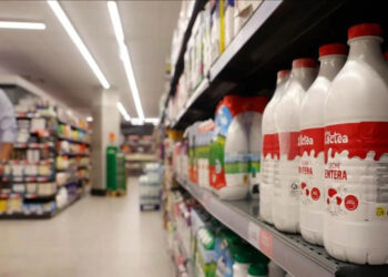 China impone aranceles a productos lácteos de la Unión Europea