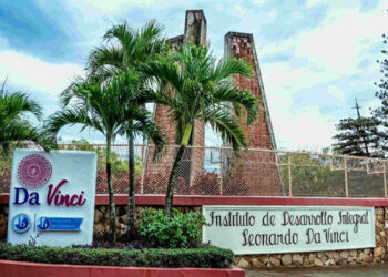 Colegio cierra antes de tiempo tras tensión por muerte de Stephora
