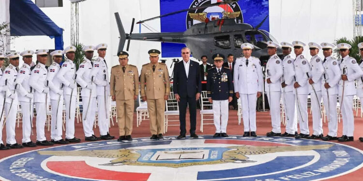 Cuarenta cadetes de la Fuerza Aérea Dominicana se gradúan