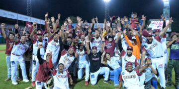 Gigantes eliminan al Licey y avanzan al Round Robin