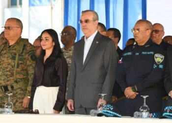 Gobierno despliega 27,000 uniformados en operativo de Navidad