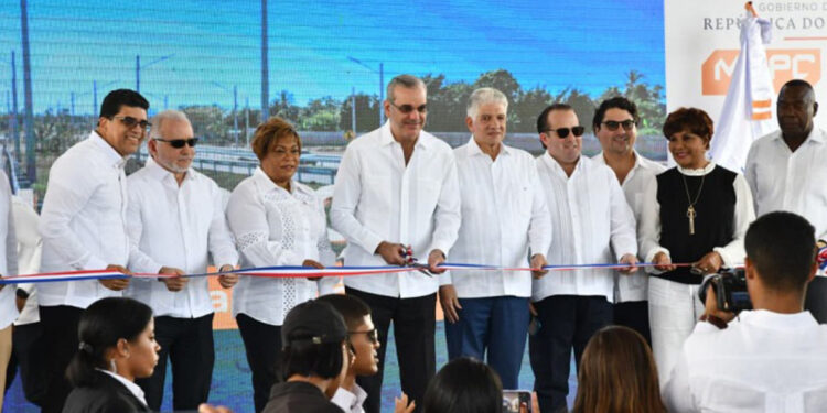 Gobierno inaugura etapa final de la avenida Ecológica