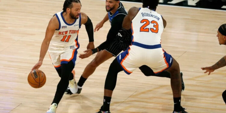 Knicks superan al Magic sin Towns con gran actuación de Brunson y Hart