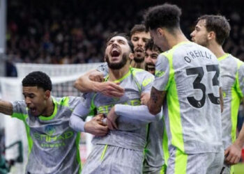 Manchester City gana de visita y sigue en la lucha por el liderato