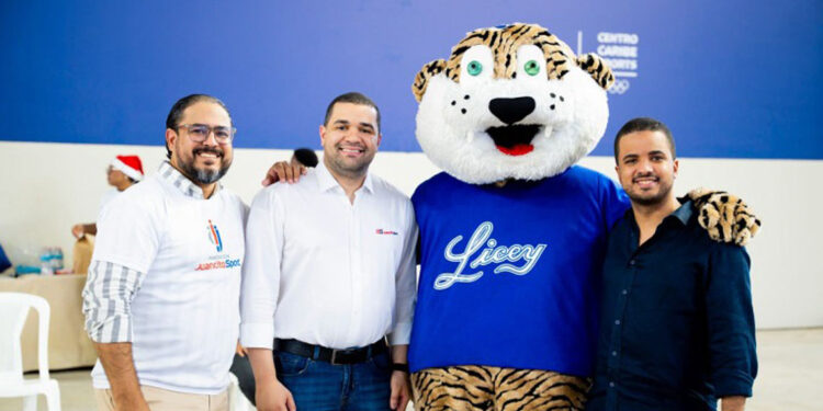 Más de 650 niños participan en almuerzo navideño de Juancito Sport