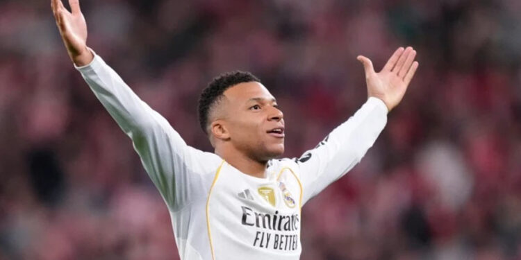 Mbappé guía al Real Madrid con doblete ante el Athletic