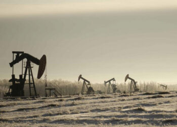 Petróleo de Texas cae a 55,27 dólares, mínimo desde 2021
