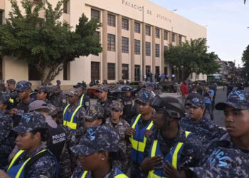 Policía refuerza seguridad por coerción del caso Senasa