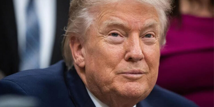 Trump afirma que Venezuela quitó derechos petroleros a EE. UU.