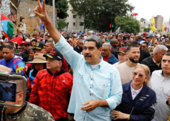 Trump asegura que no necesita al Congreso para atacar Venezuela
