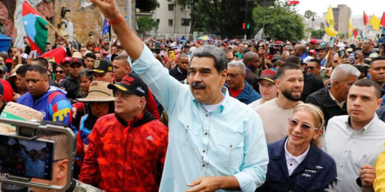 Trump asegura que no necesita al Congreso para atacar Venezuela
