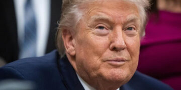 Trump ordena bloqueo total a petroleros sancionados de Venezuela
